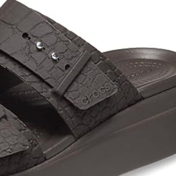 CROCS Women's Brooklyn Buckle Platform Sandals - Picture 4 of 5